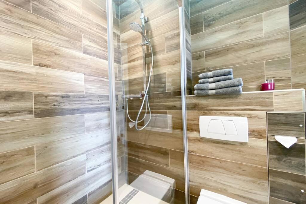 Luxus-Apartment In Leipzig Mit Privat-Parkplatz ภายนอก รูปภาพ